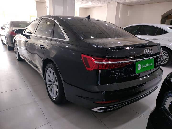 Фото 5 - Audi A6L