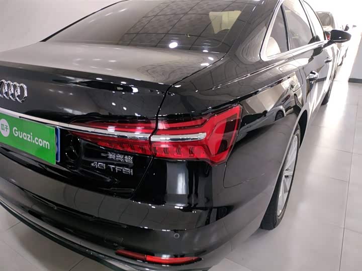 Фото 8 - Audi A6L