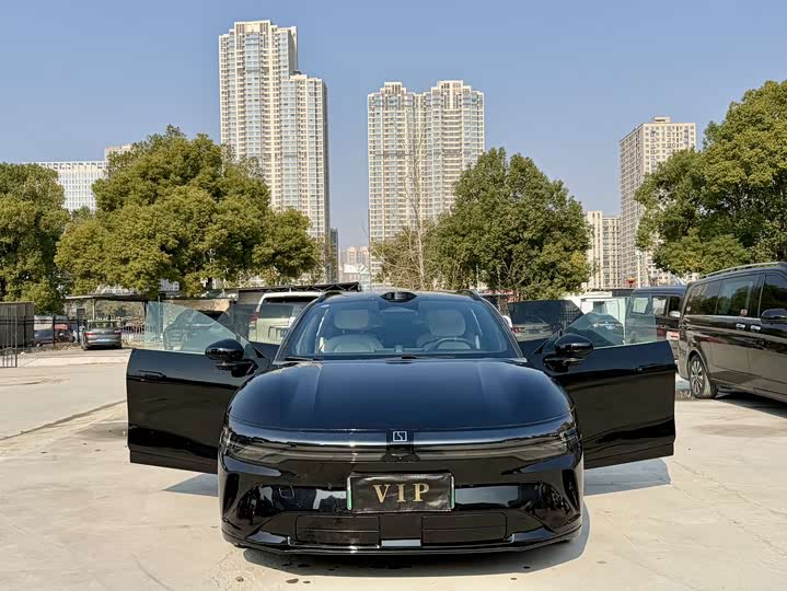 Фото 3 - Zeekr 007 GT