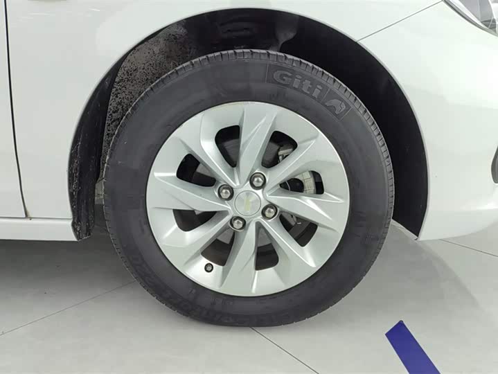 Фото 6 - Chevrolet Onix (Cavalier)