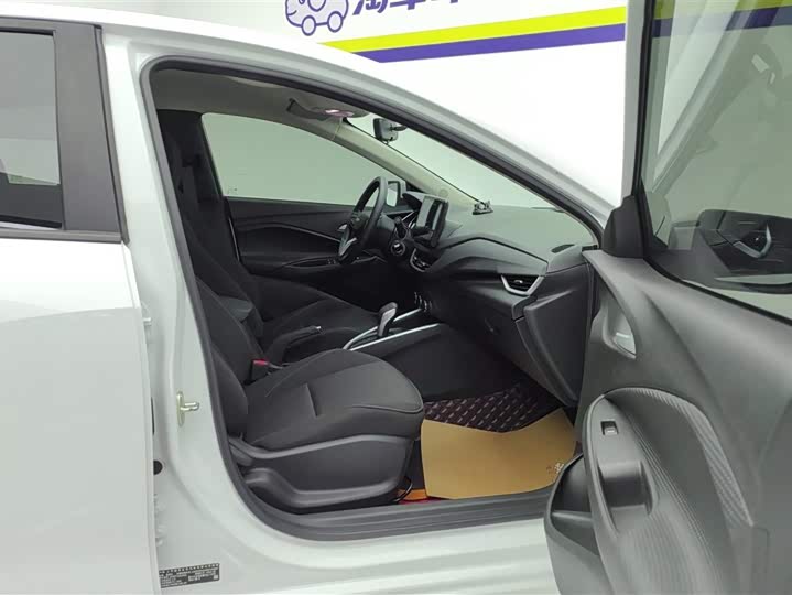 Фото 8 - Chevrolet Onix (Cavalier)