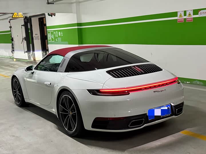 Фото 2 - Porsche 911