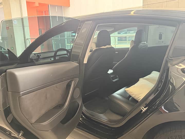 Фото 5 - Tesla Model 3