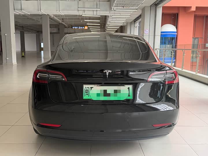 Фото 9 - Tesla Model 3