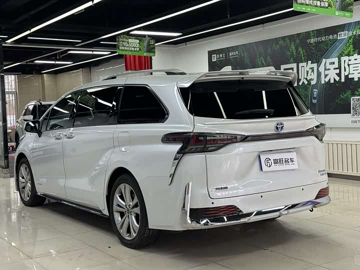 Фото 4 - Toyota Sienna