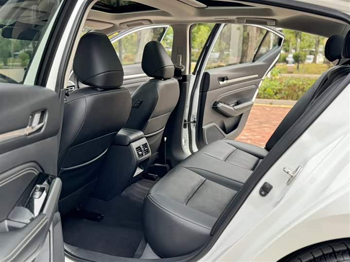 Фото 7 - Nissan Teana