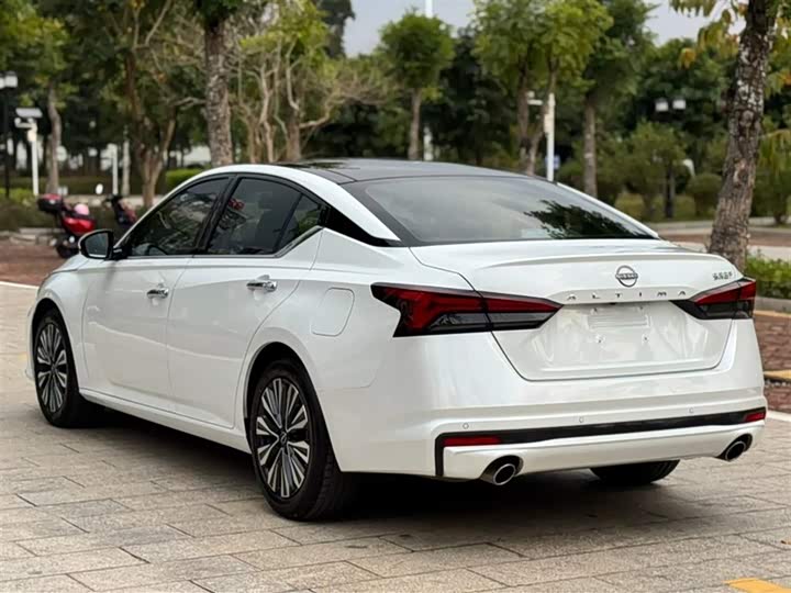 Фото 8 - Nissan Teana