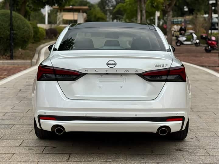 Фото 9 - Nissan Teana