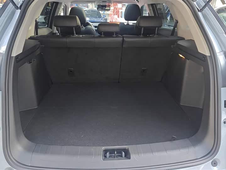 Фото 4 - Geely Atlas