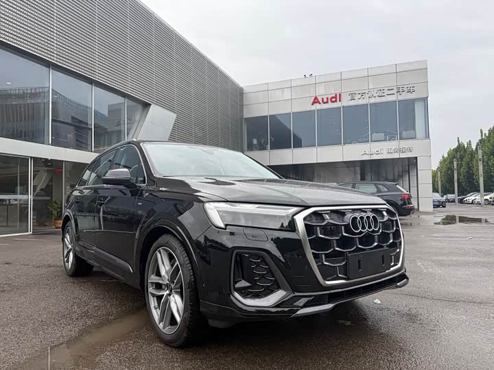 Фото 3 - Audi Q7