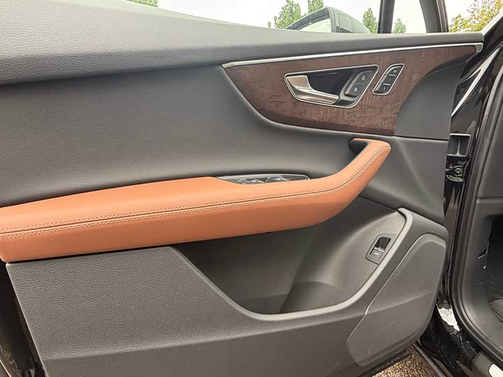 Фото 7 - Audi Q7