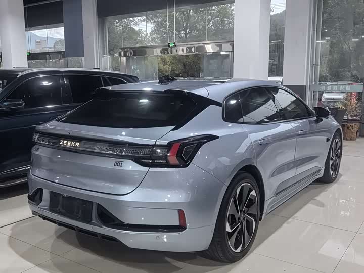 Фото 6 - Zeekr 001