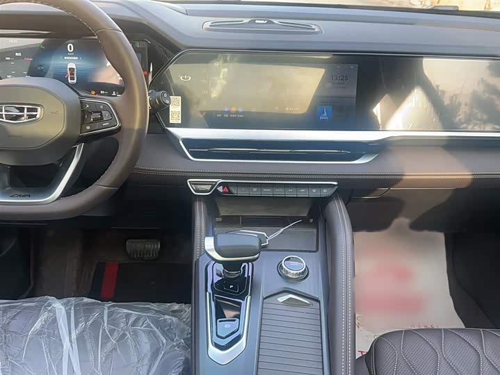 Фото 6 - Geely Monjaro