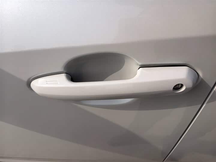 Фото 8 - Toyota RAV4