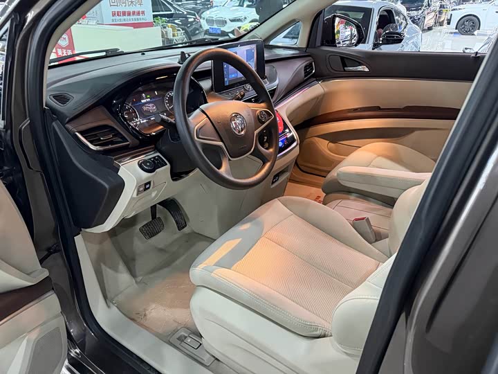 Фото 9 - Buick GL8 ES