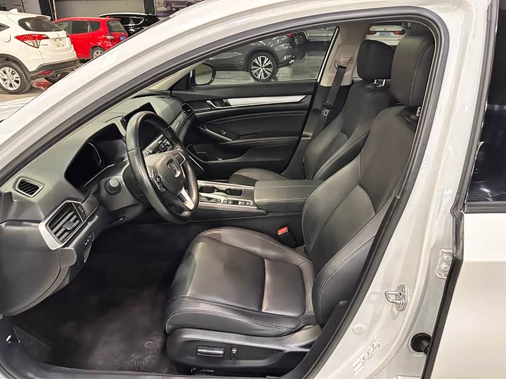 Фото 5 - Honda Accord