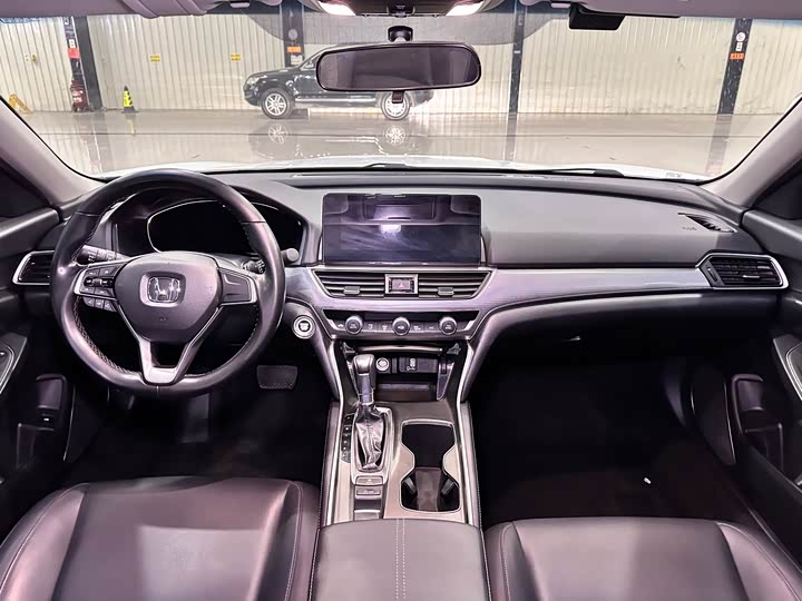 Фото 7 - Honda Accord