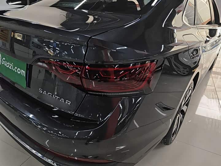 Фото 8 - Volkswagen Sagitar L