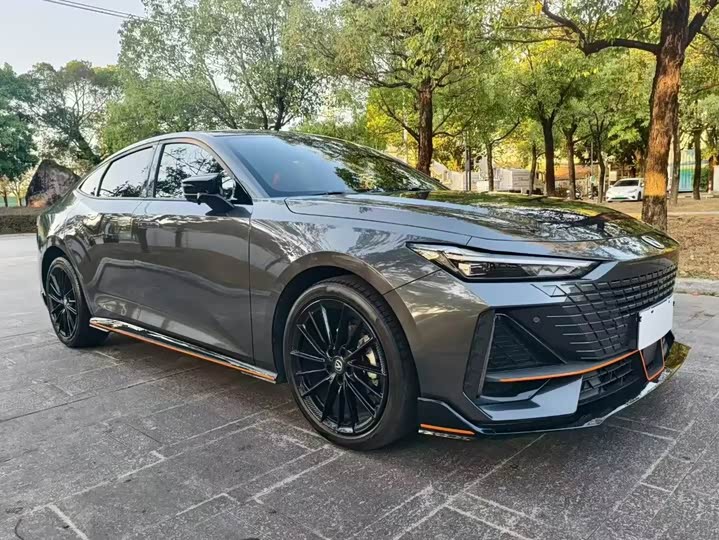 Фото 3 - Changan UNI-V