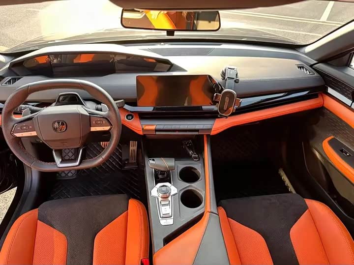 Фото 7 - Changan UNI-V