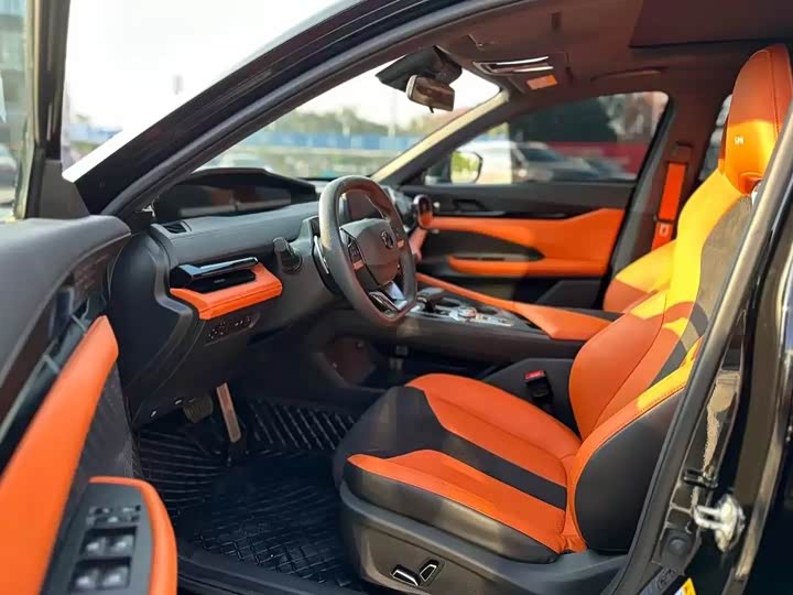 Фото 8 - Changan UNI-V