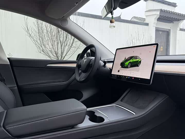 Фото 8 - Tesla Model Y