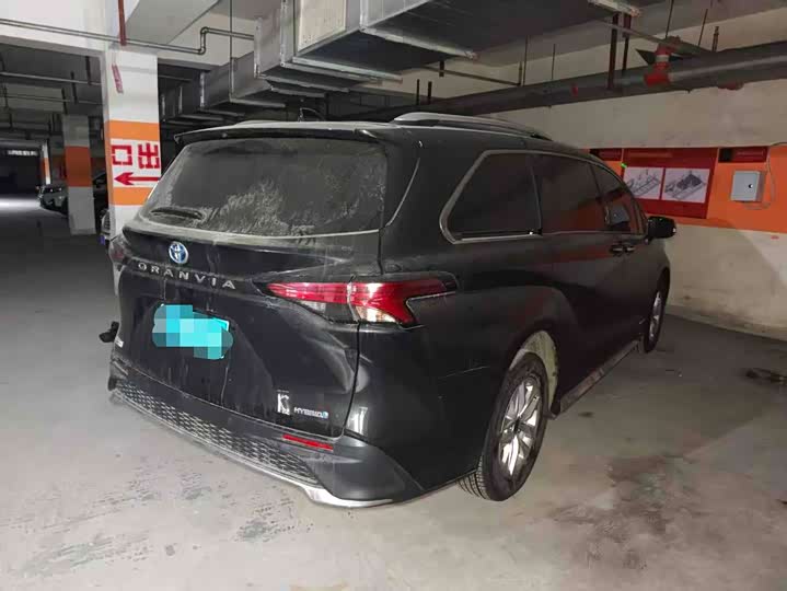 Фото 4 - Toyota Granvia