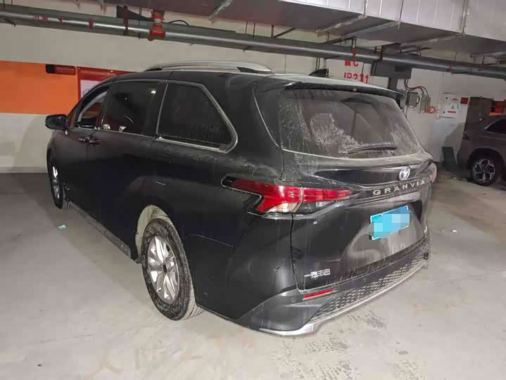 Фото 5 - Toyota Granvia