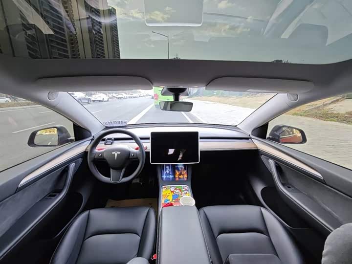 Фото 8 - Tesla Model Y