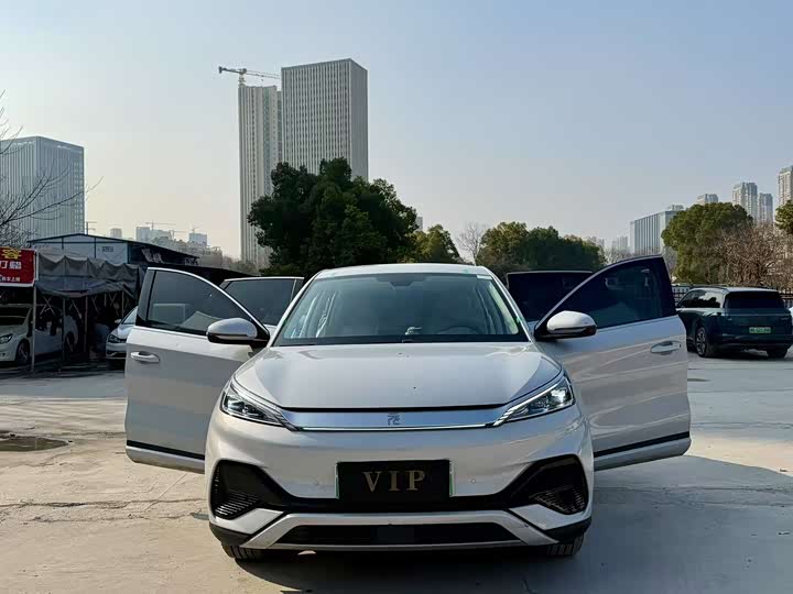 Фото 2 - BYD Yuan Plus