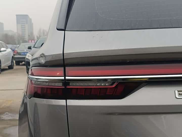 Фото 6 - Geely Monjaro