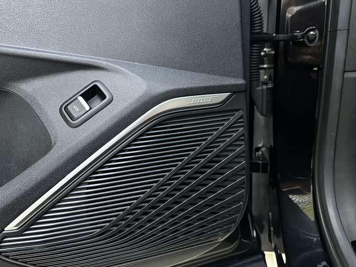 Фото 8 - Geely Monjaro