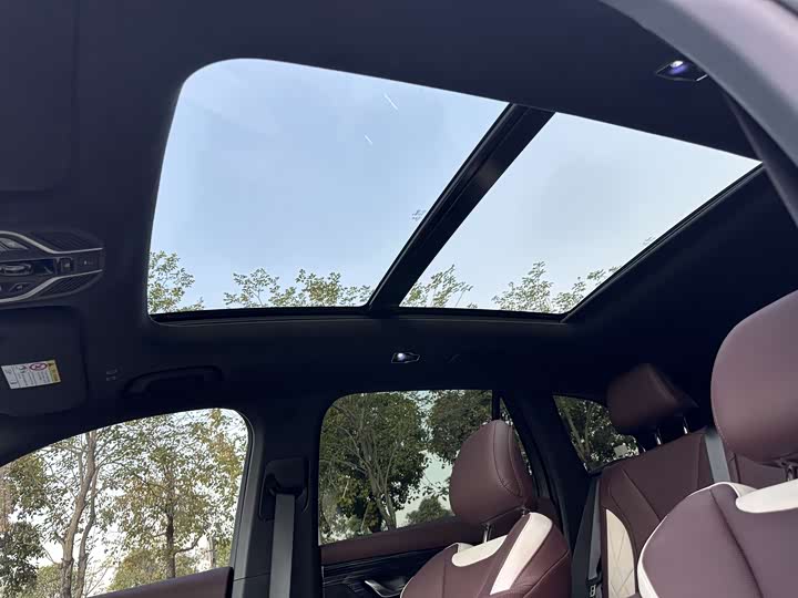 Фото 9 - Geely Monjaro