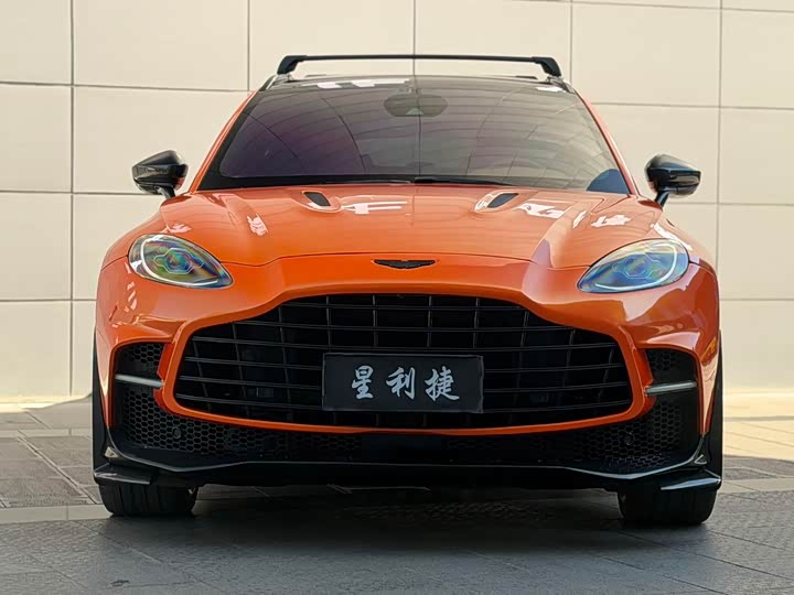 Фото 2 - Aston Martin DBX