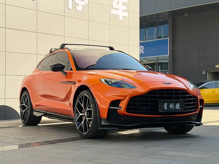 Фото 3 - Aston Martin DBX