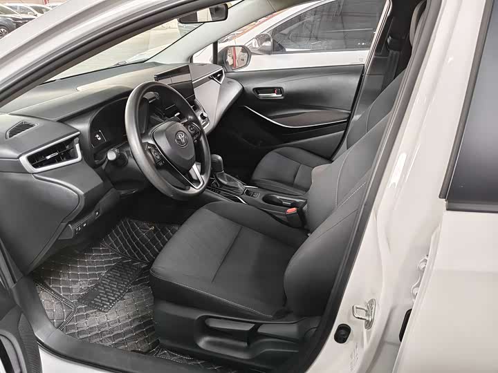 Фото 4 - Toyota Corolla