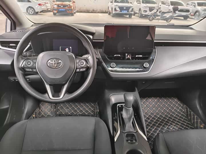 Фото 5 - Toyota Corolla