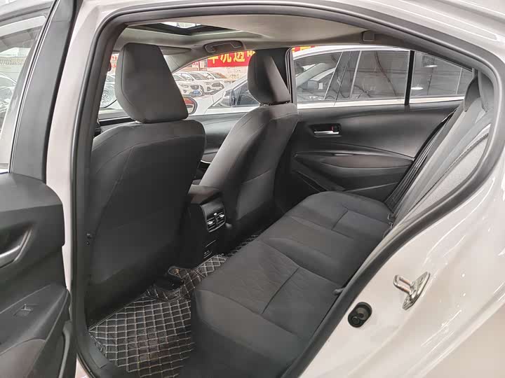 Фото 6 - Toyota Corolla