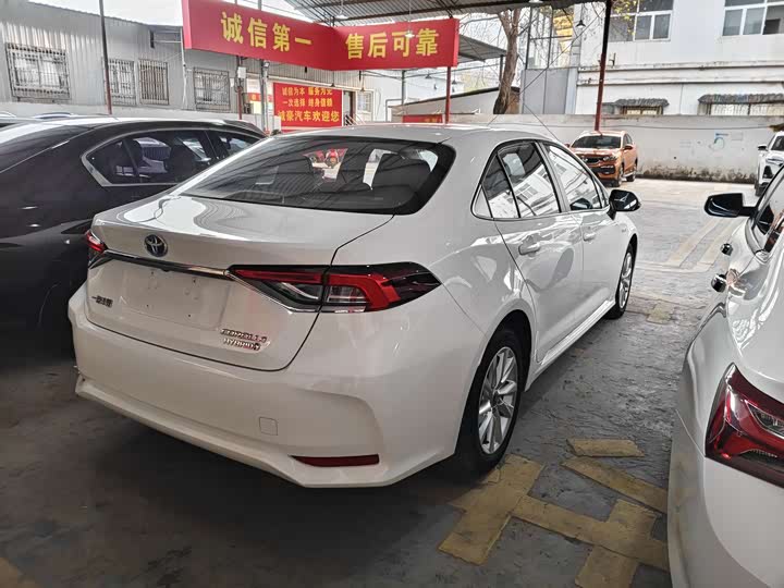 Фото 9 - Toyota Corolla