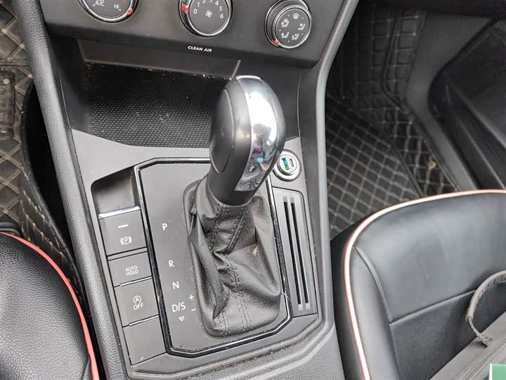 Фото 7 - Volkswagen Lavida