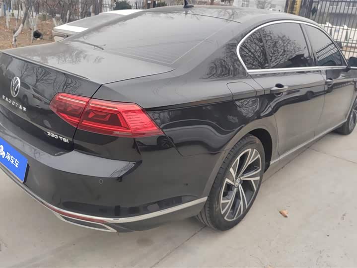 Фото 3 - Volkswagen Magotan