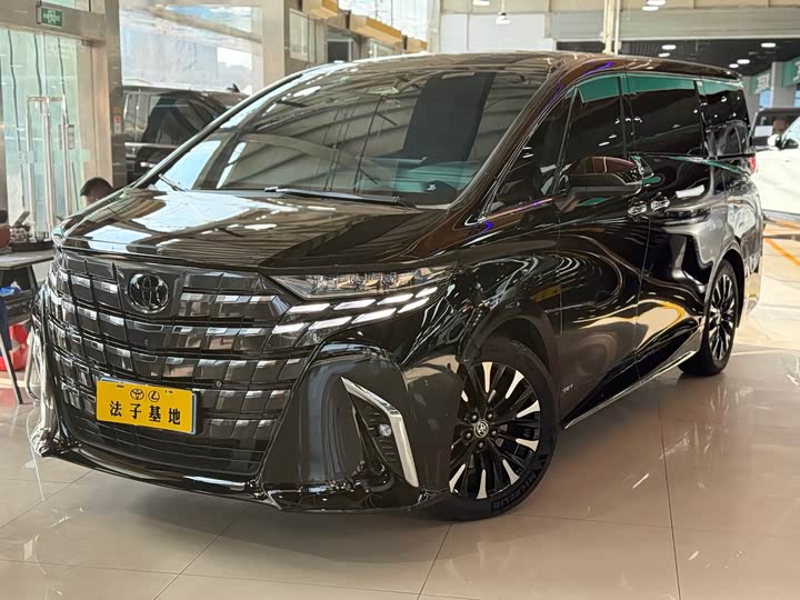 Фото 1 - Toyota Alphard