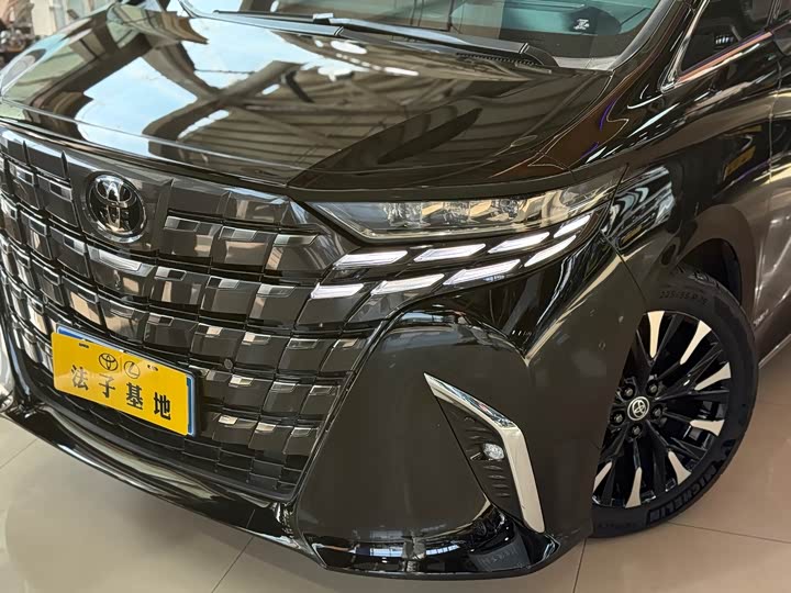 Фото 5 - Toyota Alphard