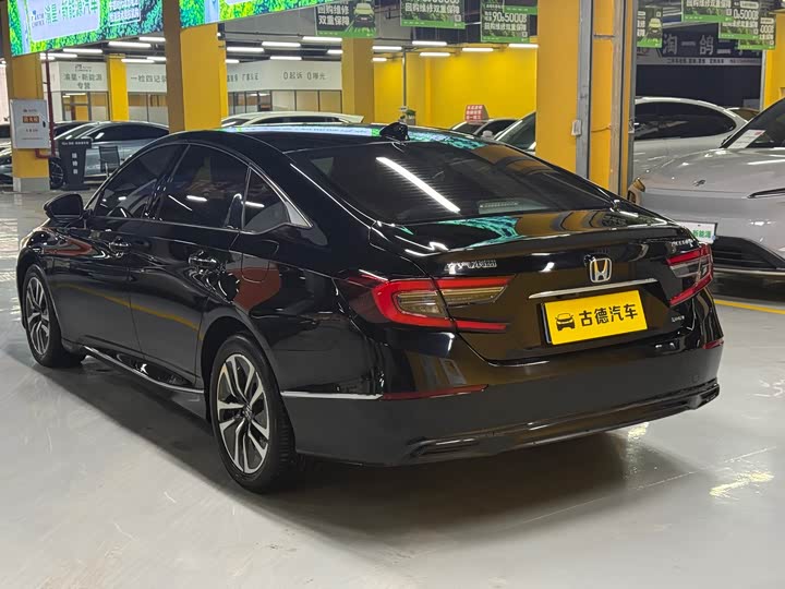 Фото 5 - Honda Accord