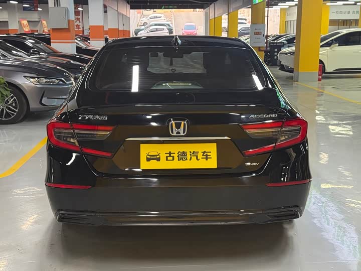 Фото 6 - Honda Accord