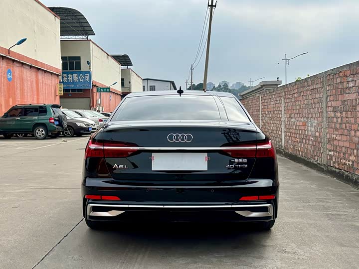 Фото 5 - Audi A6L