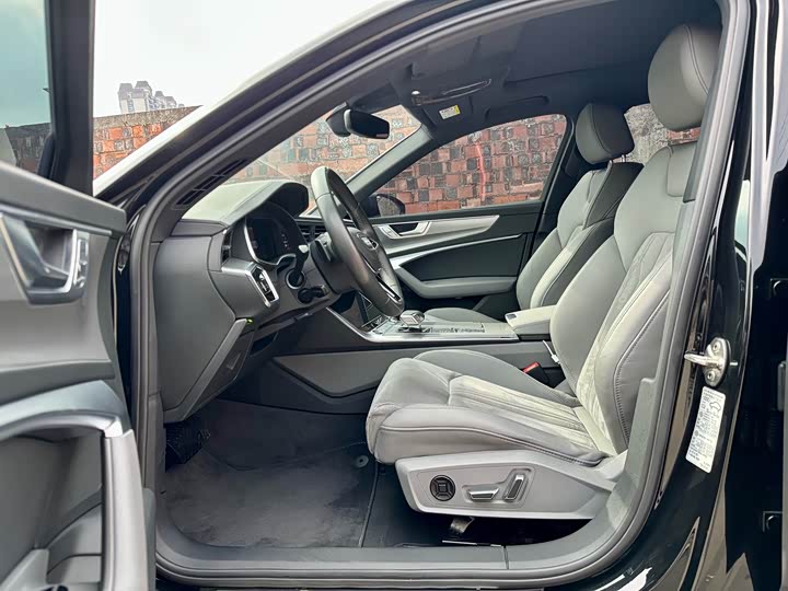 Фото 6 - Audi A6L