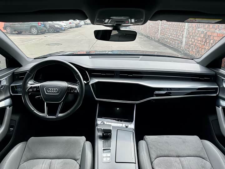 Фото 8 - Audi A6L