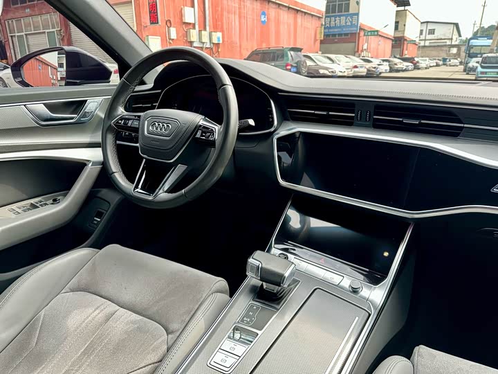 Фото 9 - Audi A6L