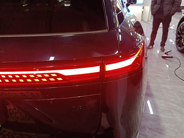 Фото 8 - XPeng G9